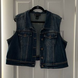 Jean Vest